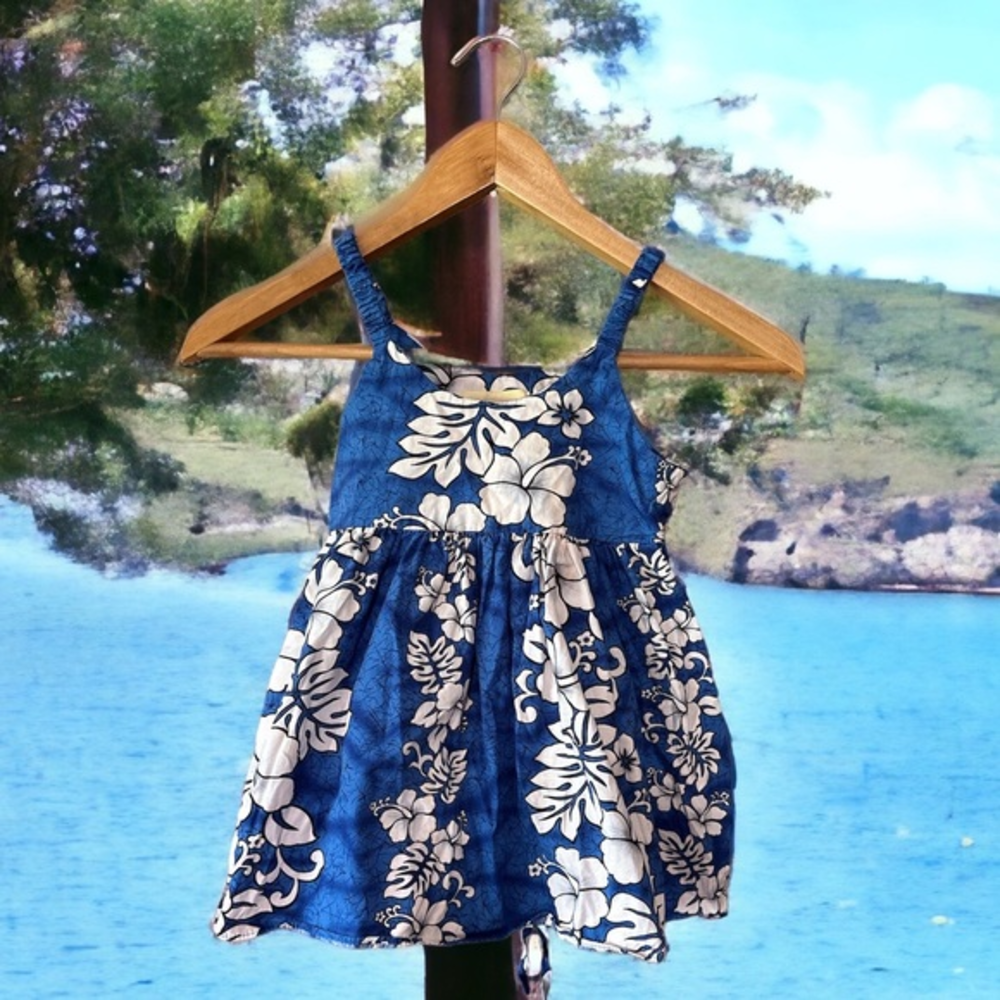 Winnie Fashion Hawaiian luau dress blue & white 3/4‎